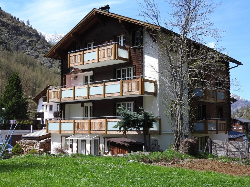 Haus Alpenperle Appartement Saas-Almagell Buitenkant foto