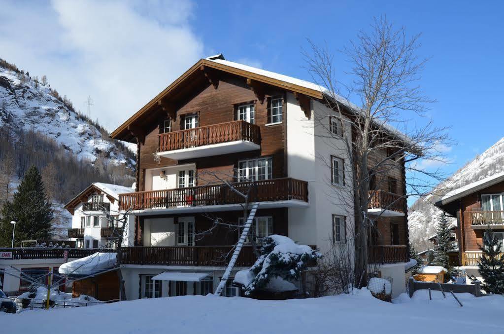 Haus Alpenperle Appartement Saas-Almagell Buitenkant foto