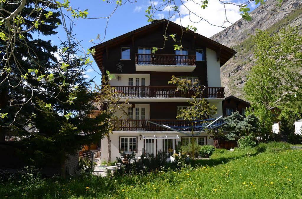 Haus Alpenperle Appartement Saas-Almagell Buitenkant foto