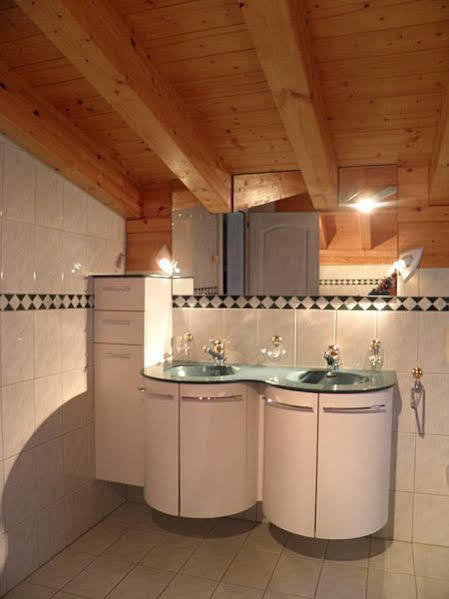 Haus Alpenperle Appartement Saas-Almagell Buitenkant foto