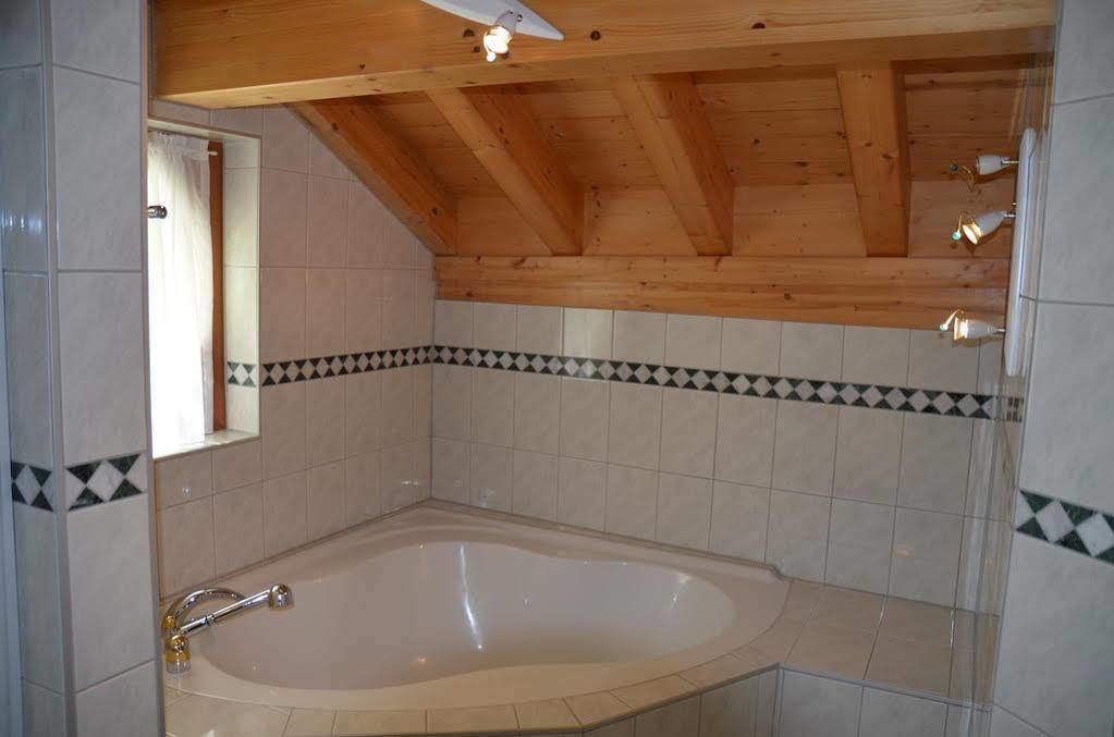 Haus Alpenperle Appartement Saas-Almagell Buitenkant foto