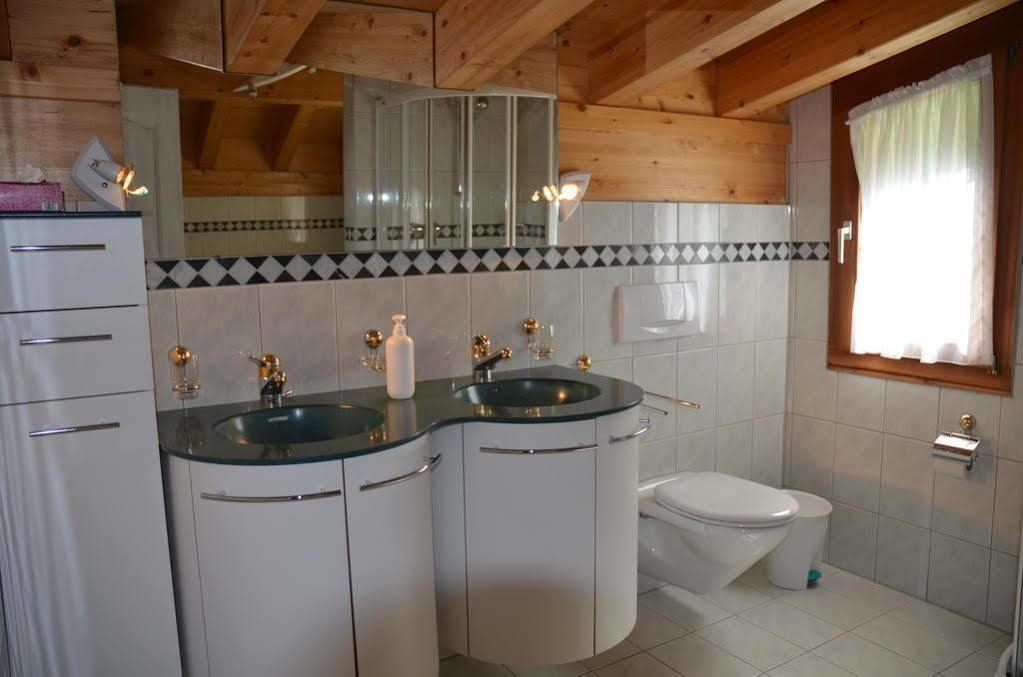 Haus Alpenperle Appartement Saas-Almagell Buitenkant foto